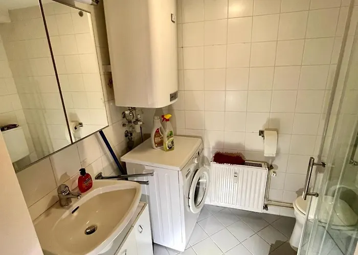 Jakomini Wohnung, Zentral, Post Lägenhet